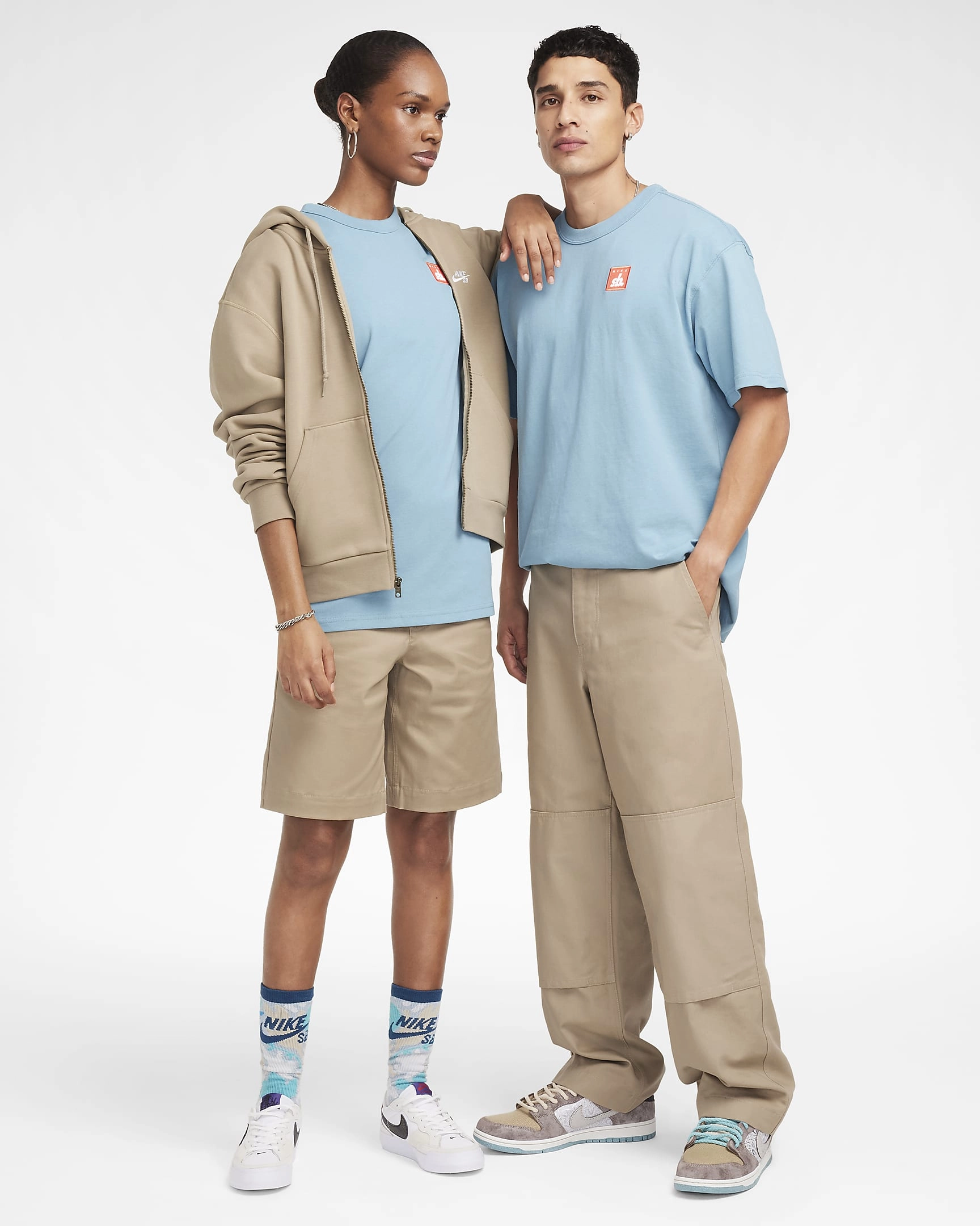 Nike SB Skateskjorte: Fang dagen med stil, rull inn i sommeren og bli et skateboard-ikon i denne kule tee!